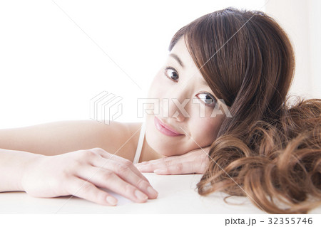 綺麗な髪 32355746
