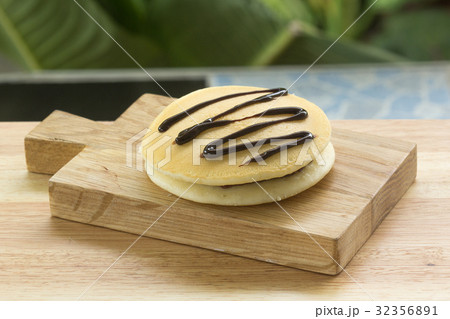 Red bean filling Dorayaki Pan cake Red bean filling Dorayaki Pan cake 32356891