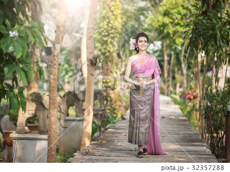 Beautiful Thai girl in Thai traditional costume 32357288