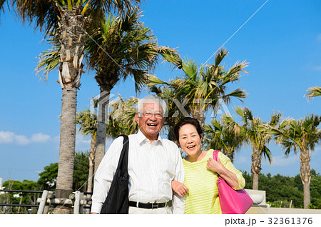 シニア夫婦　リゾート旅行 32361376