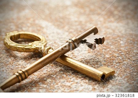 アンティークな鍵 32361818