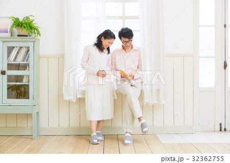 夫婦 読書 夫婦 読書 32362755