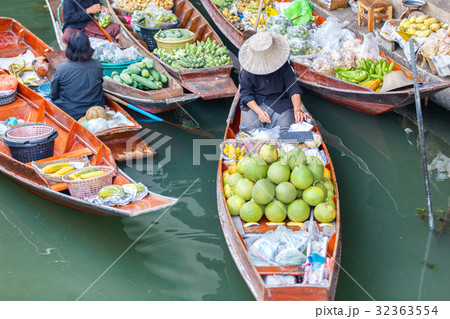 Damnoen Saduak floating market Damnoen Saduak floating market 32363554