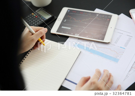 Office Woman hand Working on the Business Papers and tablet Office Woman hand Working on the Business Papers and tablet 32364781