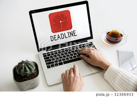 Deadline red analog alarm clock icon 32366933