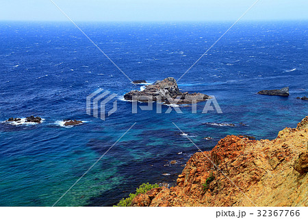 シャコタンブルー　島武意海岸 32367766