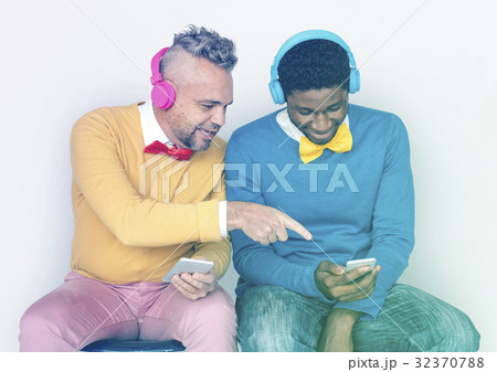 Men Listenting Music with Headphone and Mobile 32370788