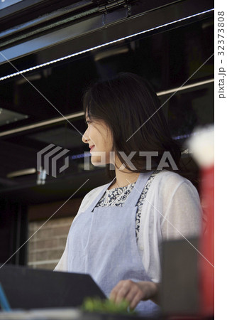 女性 女 女の子 32373808