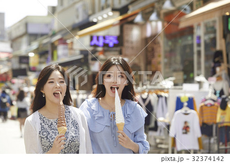 アイスクリーム 大人 成人 32374142