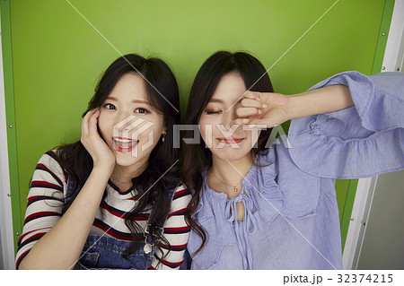 プリクラ 若い女性 楽しみ 32374215
