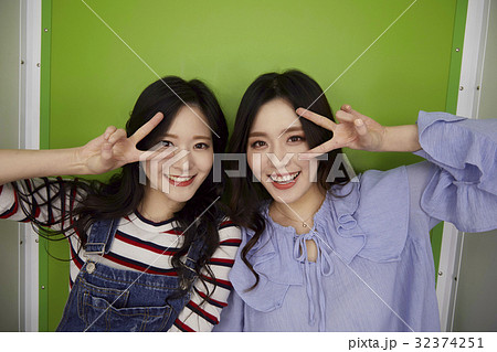 プリクラ 若い女性 楽しみ 32374251