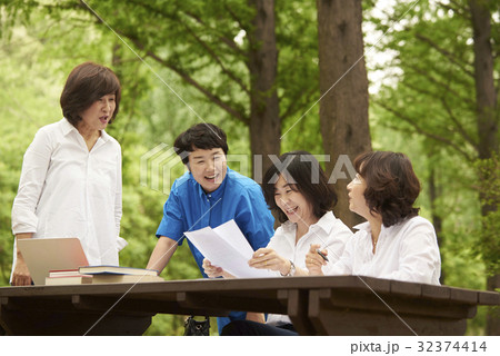 50代 50代 同窓生 32374414