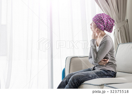 poor cancer woman 32375518