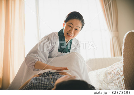 woman during pregnancy or shortly after childbirth woman during pregnancy or shortly after childbirth 32378193