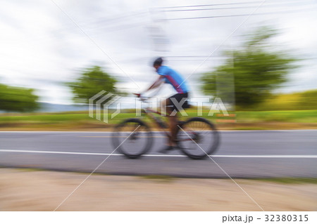 Cycling Cycling 32380315