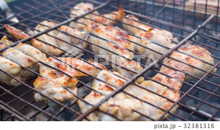 Grilled chicken Legs on the grill Grilled chicken Legs on the grill 32381316