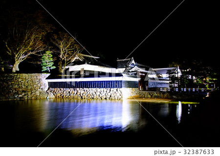 松本城 (烏城) 黒門 夜景ライトアップ ( 長野県 松本市 丸の内 ) 松本城 (烏城) 黒門 夜景ライトアップ ( 長野県 松本市 丸の内 ) 32387633