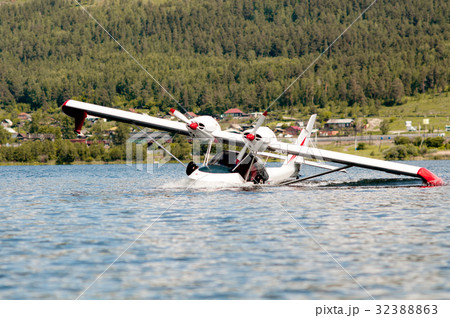 twin-engine light hydroplane twin-engine light hydroplane 32388863