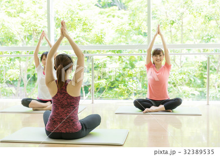 ヨガ教室イメージ ヨガ教室イメージ 32389535