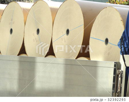 新聞印刷用紙の運送 32392293