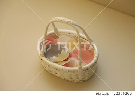 花びらとかご 32396260