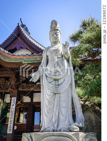 Kuan Yin (Guanyin) Buddha Statue Kuan Yin (Guanyin) Buddha Statue 32399072