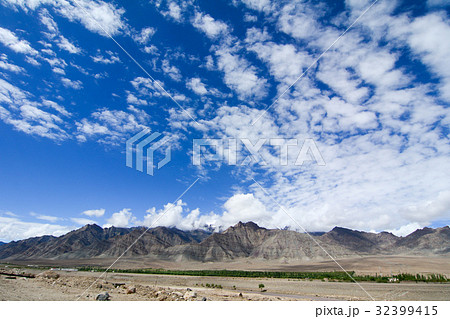 Mountain scenery in Ladakh, India 32399415