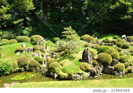 龍譚寺の日本庭園 32400389