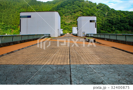 浦山ダム堤頂 32400875