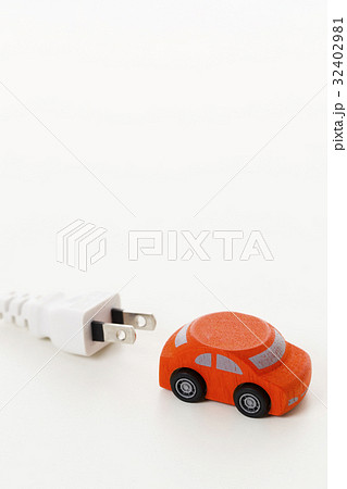 電気自動車　エコカー　クリーンエネルギー　車　自動車　エコ　ECO　エネルギー 32402981