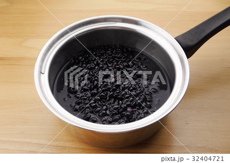 水で戻した宮古島の黒小豆（ササゲ） 32404721