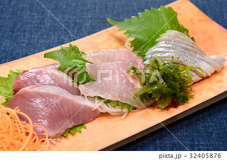 おいしいお刺身盛り合わせ おいしいお刺身盛り合わせ 32405876