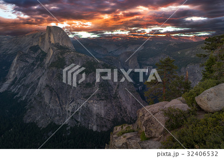 Glacier Point during sunset Glacier Point during sunset 32406532