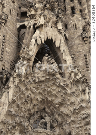 Facade of Sagrada Familia church in Barcelona 32408364