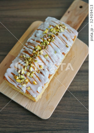 レモンやライムを使ったパウンドケーキ、バターケーキ、ウィークエンドシトロン 32409413