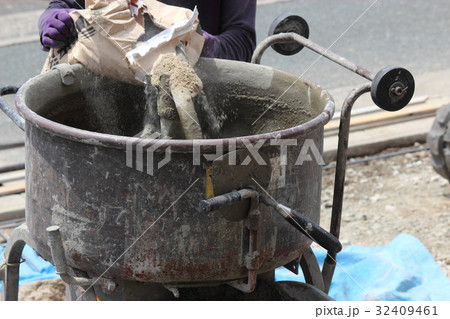 外構工事の道具 32409461