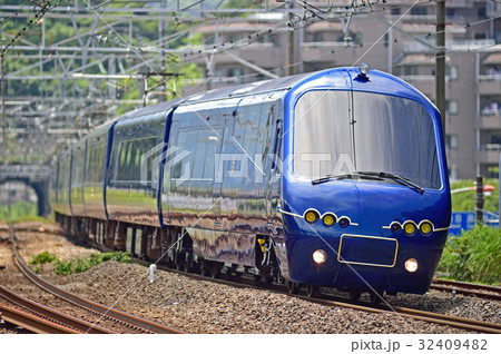 2017/07/10　東海道本線　真鶴　伊豆急行　2100系　『ロイヤルエクスプレス』 32409482