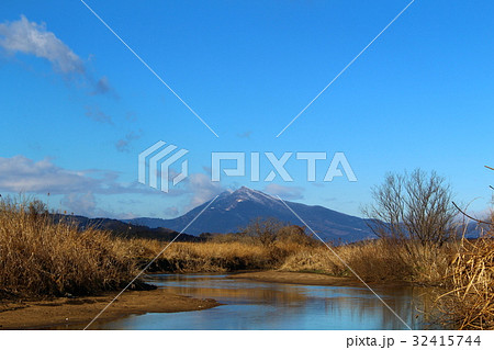 筑波山風土記、恋瀬川と雪化粧の筑波山    茨城県石岡市から 32415744