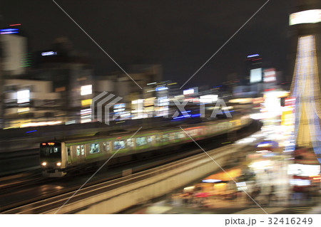 夜の山手線E231系500番台（流し撮り） 32416249