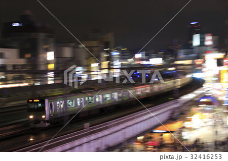 夜の山手線E231系500番台(流し撮り) 夜の山手線E231系500番台(流し撮り) 32416253