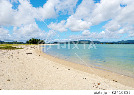 沖縄 (6月 羽地内海 夏 青い海 青い空) 沖縄 (6月 羽地内海 夏 青い海 青い空) 32416855