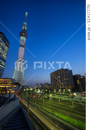 【東京夜景】 東京スカイツリー ブルーアワー 【東京夜景】 東京スカイツリー ブルーアワー 32417770