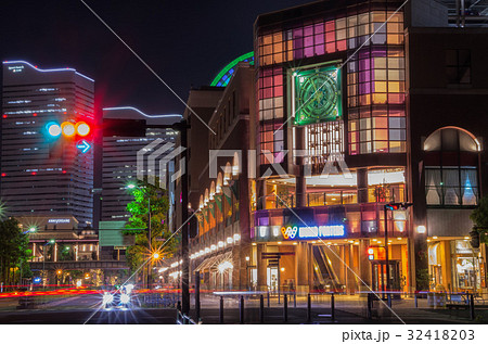 【横浜夜景】　みなとみらい　ワールドポーターズ 32418203