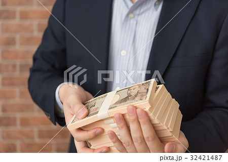 お金 32421487