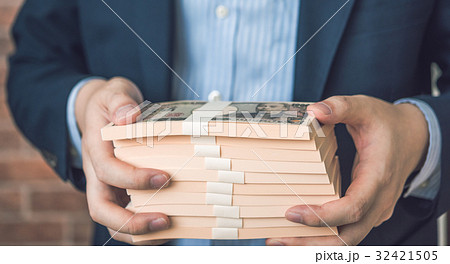 お金 お金 32421505