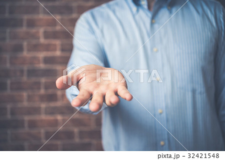 手 手 32421548