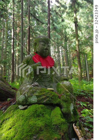 信州の文化財　名工　守屋貞治の石仏　賽の河原地蔵尊（駒ヶ根市光前寺） 32423349