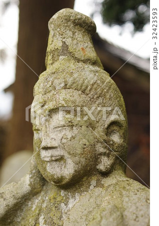 信州の文化財 名工 守屋貞治の石仏 如意輪観世音菩薩像 頭部左俯瞰(駒ヶ根市北割塩木休み堂) 信州の文化財 名工 守屋貞治の石仏 如意輪観世音菩薩像 頭部左俯瞰(駒ヶ根市北割塩木休み堂) 32423593