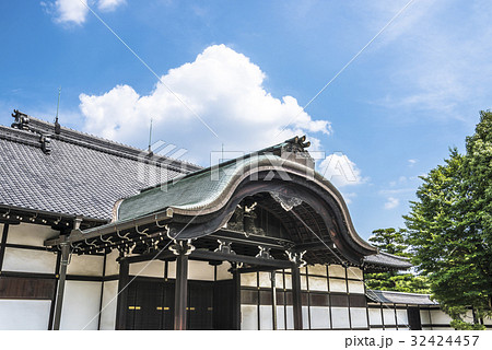 二条城の本丸御殿玄関 二条城の本丸御殿玄関 32424457