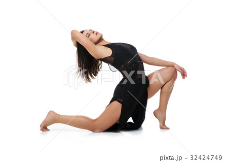 Beautiful modern dancer girl Beautiful modern dancer girl 32424749